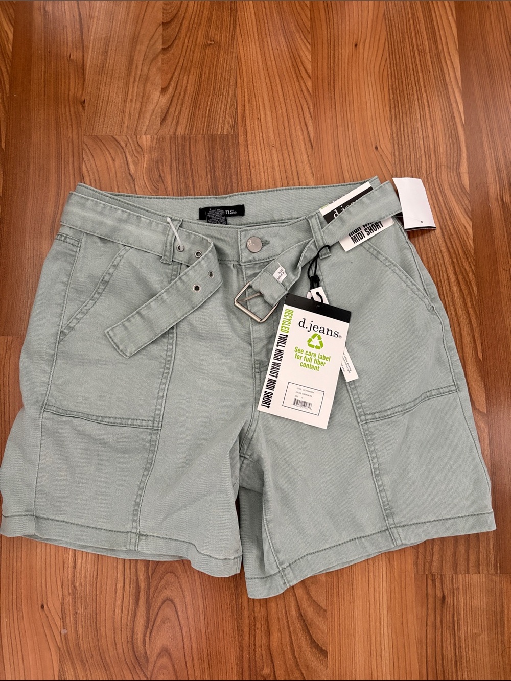 d. jeans Sage Green Women's Utility Shorts with Belt